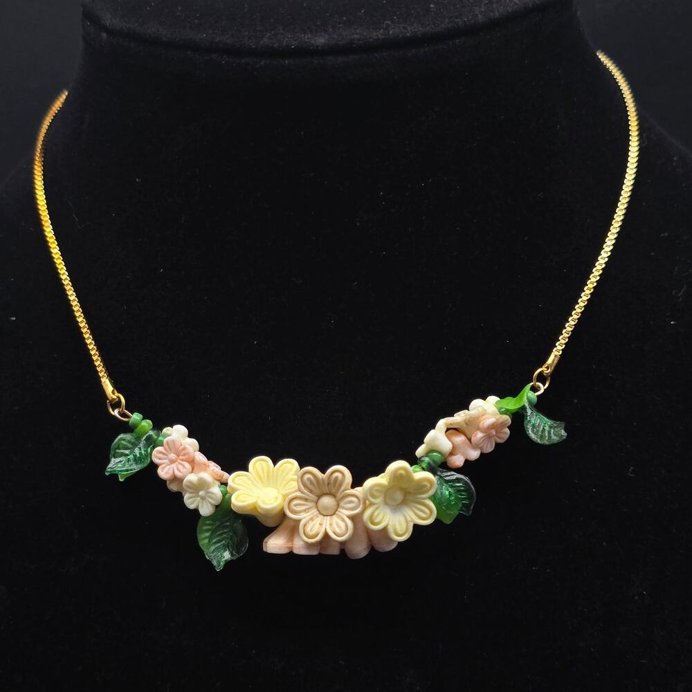 Vintage Celluloid Plastic Flower Necklace Spring Easter Costume Jewelry